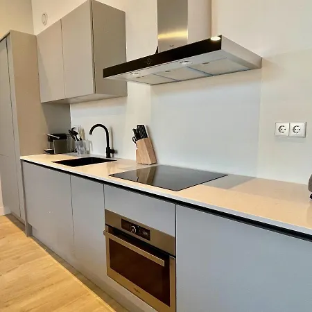 Detailed 1 Bedroom Serviced 63m2 -mnl D- Apartmán Rotterdam