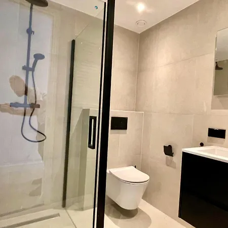 Detailed 1 Bedroom Serviced 63m2 -mnl D- Apartmán